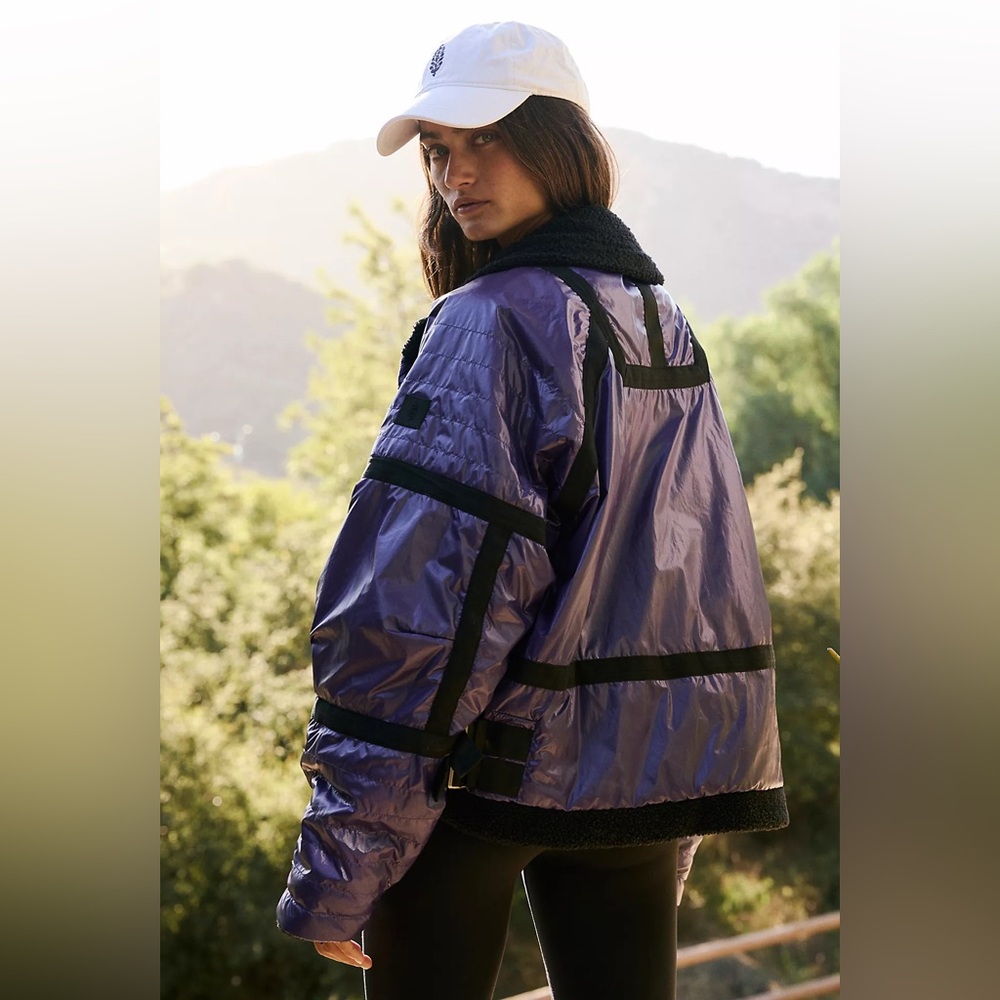 Free People Movement Vagabond
Fleece Shiny Purple Black Oversized
Bomber Jacket